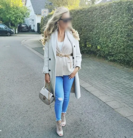 Elin, 34