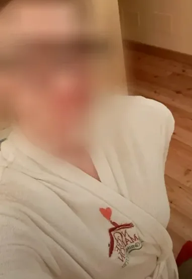 Ellen, 40