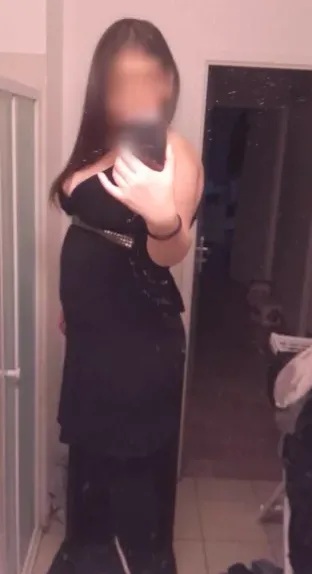 Eva, 39