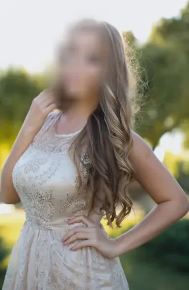Hannah, 29