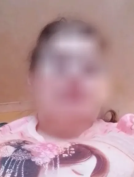 Julie, 38