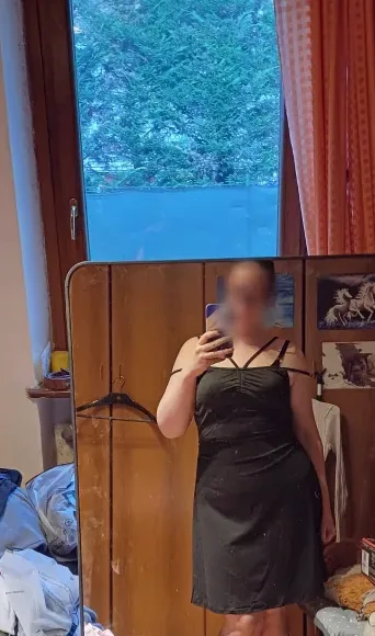 Kirsten, 27