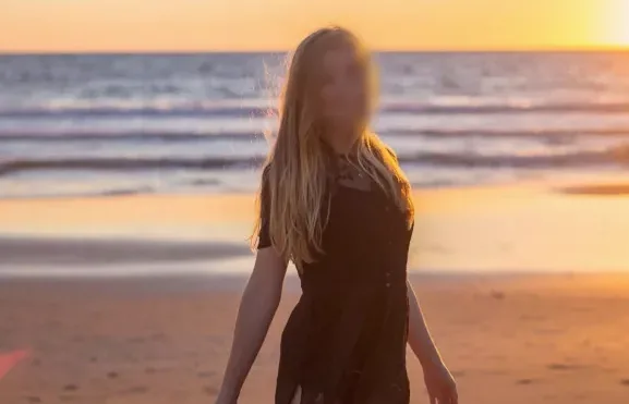 Kirsten, 32