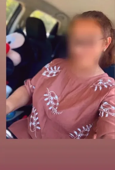 Nadia, 39